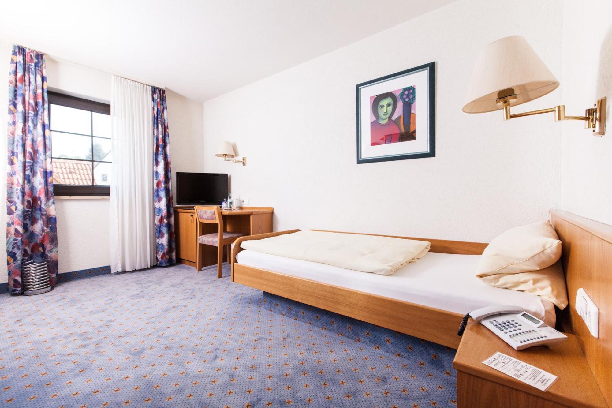 Landgasthaus Hotel Maien ไรน์เฟลเดิน ภายนอก รูปภาพ